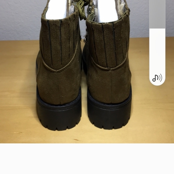 Journee Collection Trail Combat Boots in Olive with Faux Fur, Womens 9, NIB - Picture 5 of 6